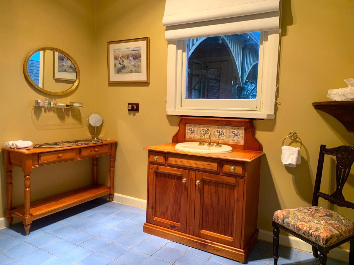 Langley Estate, Bed & Breakfast